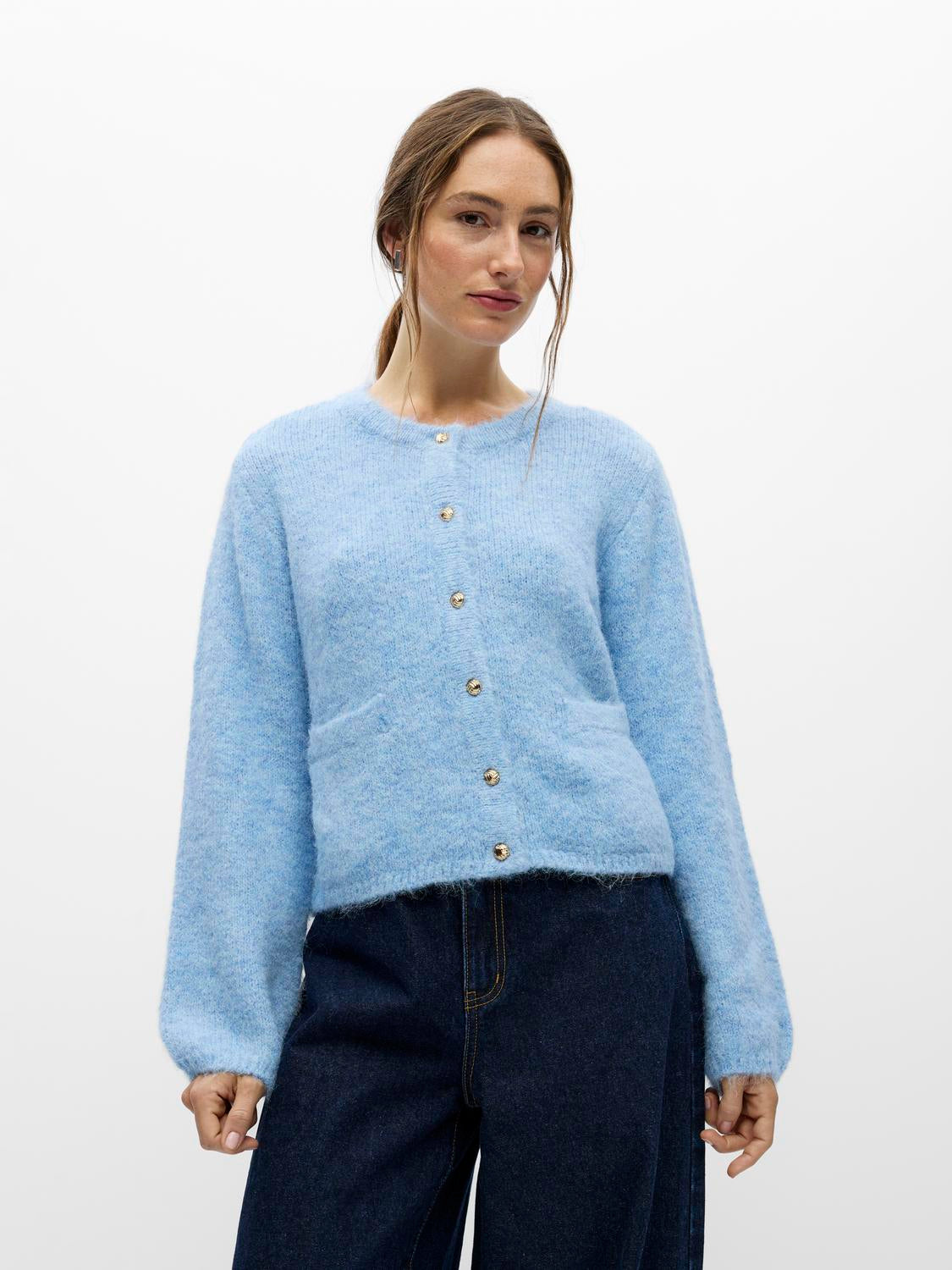 model_shot-front